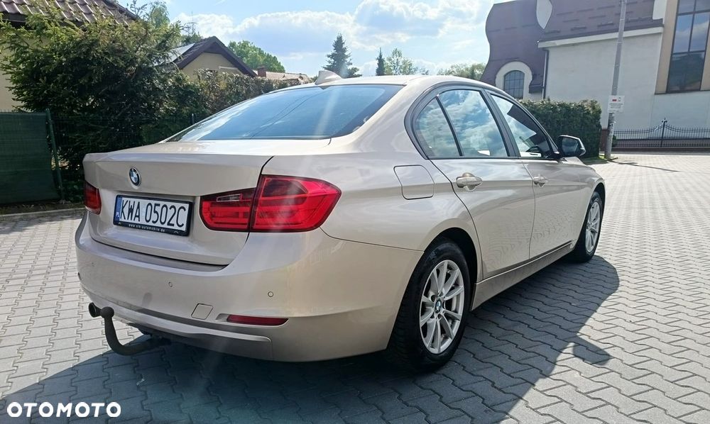 BMW Seria 3 318d xDrive - 3
