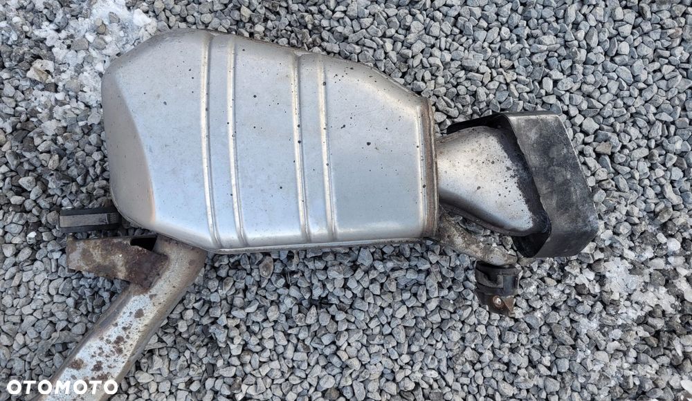 WYDECH TŁUMIK BMW F10 F11 M550D 3.0D N57D30C 8516532 8516535 8518806 - 3