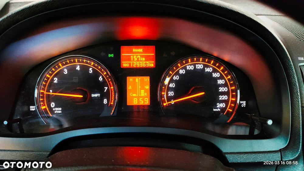 Toyota Avensis 1.6 Sol - 1