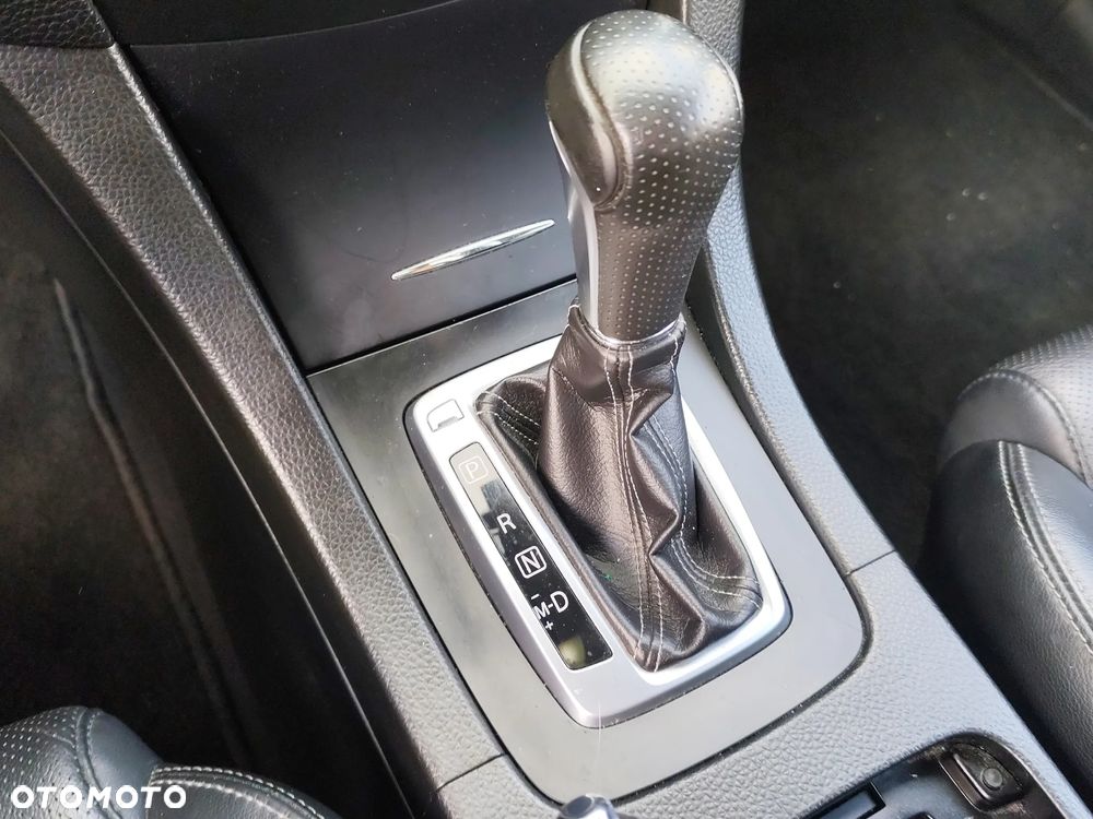 Suzuki Kizashi 2.4 Sport 4WD CVT - 17