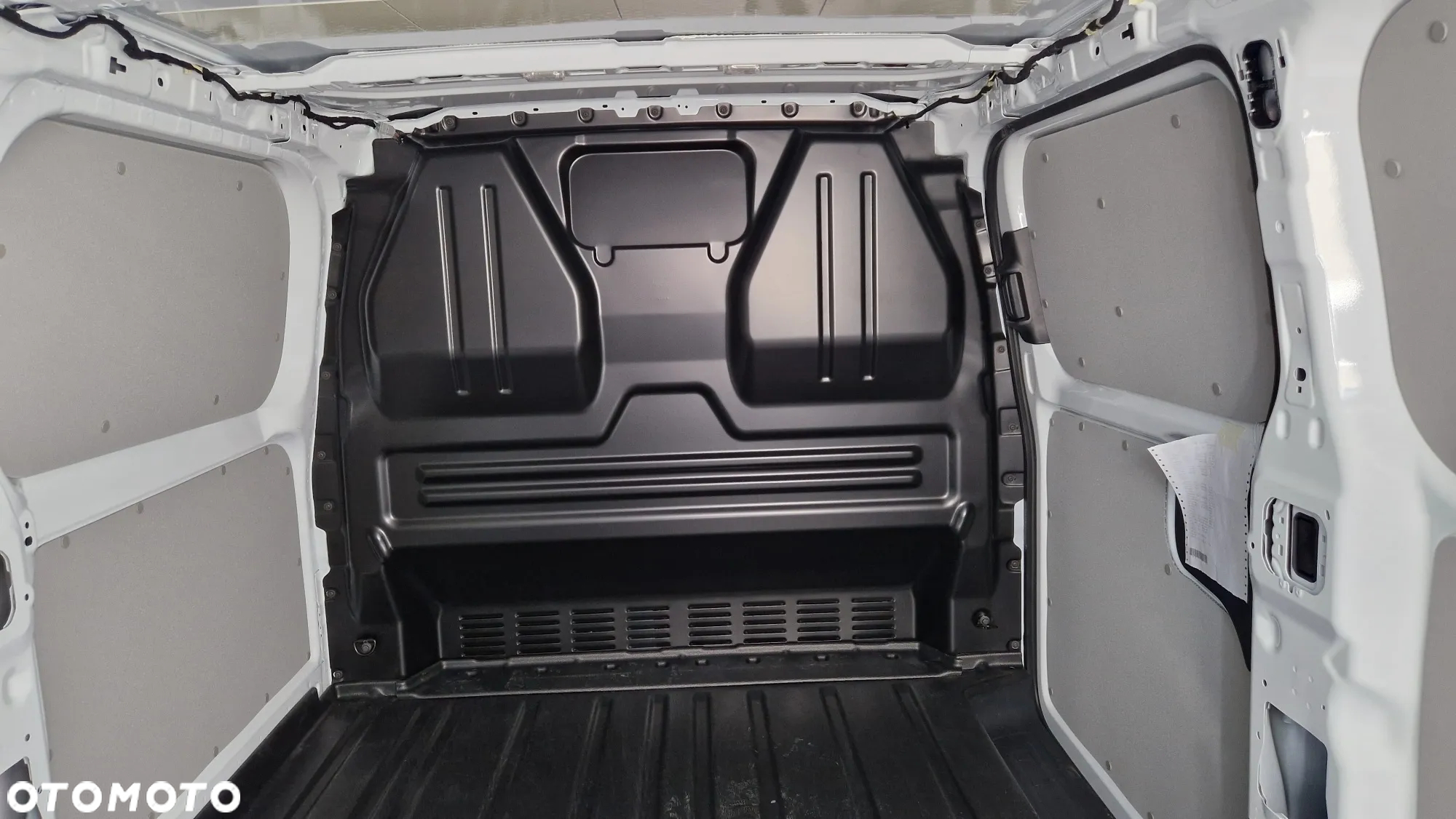 Ford TRANSIT CUSTOM VAN V710 L2H1 - 19