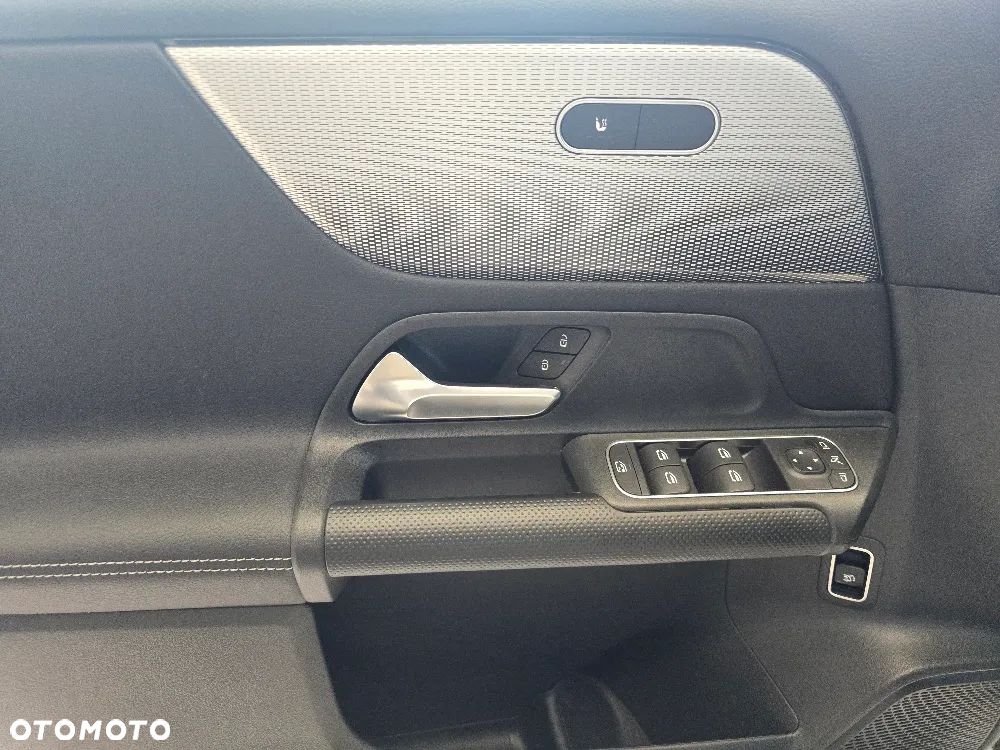 Mercedes-Benz GLB 200 4-Matic Style 8G-DCT - 8