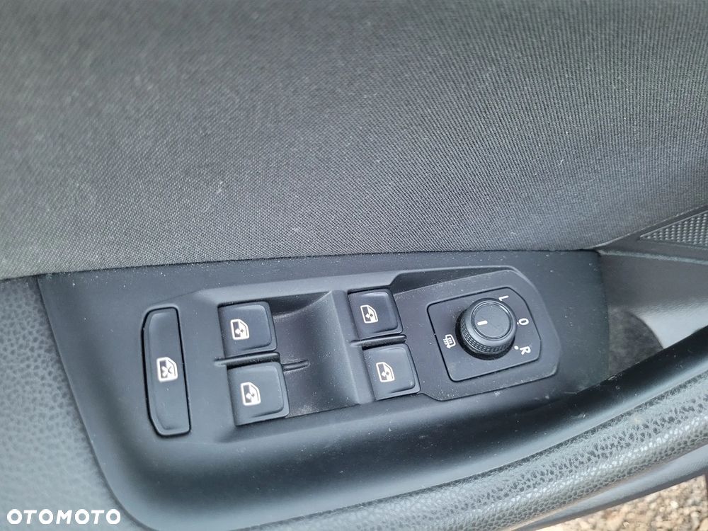 Volkswagen Passat 2.0 TDI SCR (BlueMotion Technology) Comfortline - 17