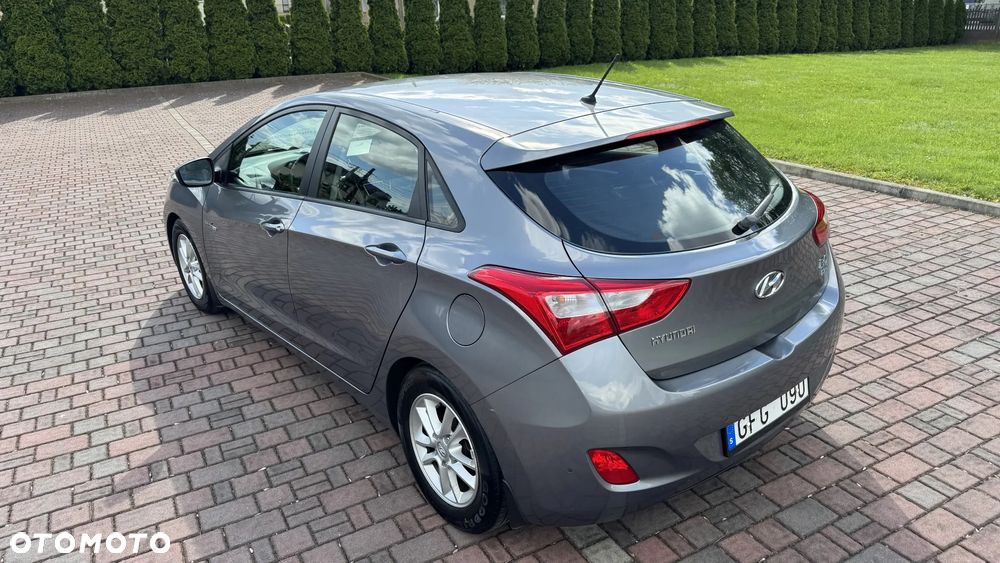 Hyundai i30 blue 1.6 GDI Passion - 10