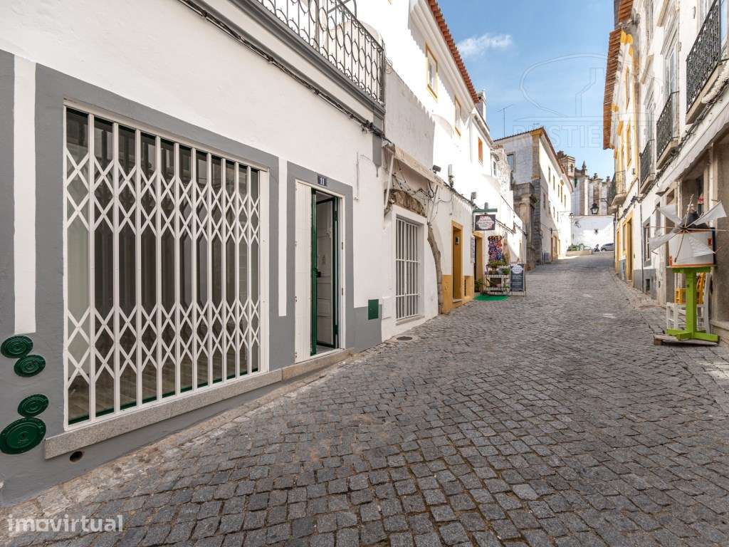 Loja | Espaço Comercial | Rua central do Centro Histórico | Évora - Grande imagem: 2/11