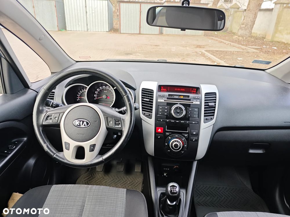Kia Venga 1.6 L - 4