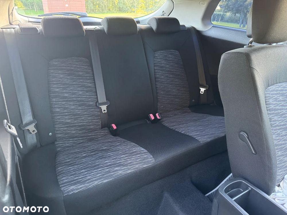 Kia Ceed - 16
