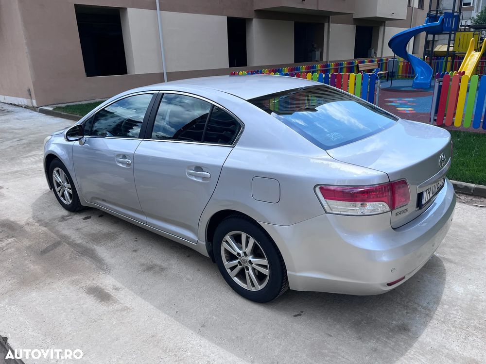 Toyota Avensis - 6