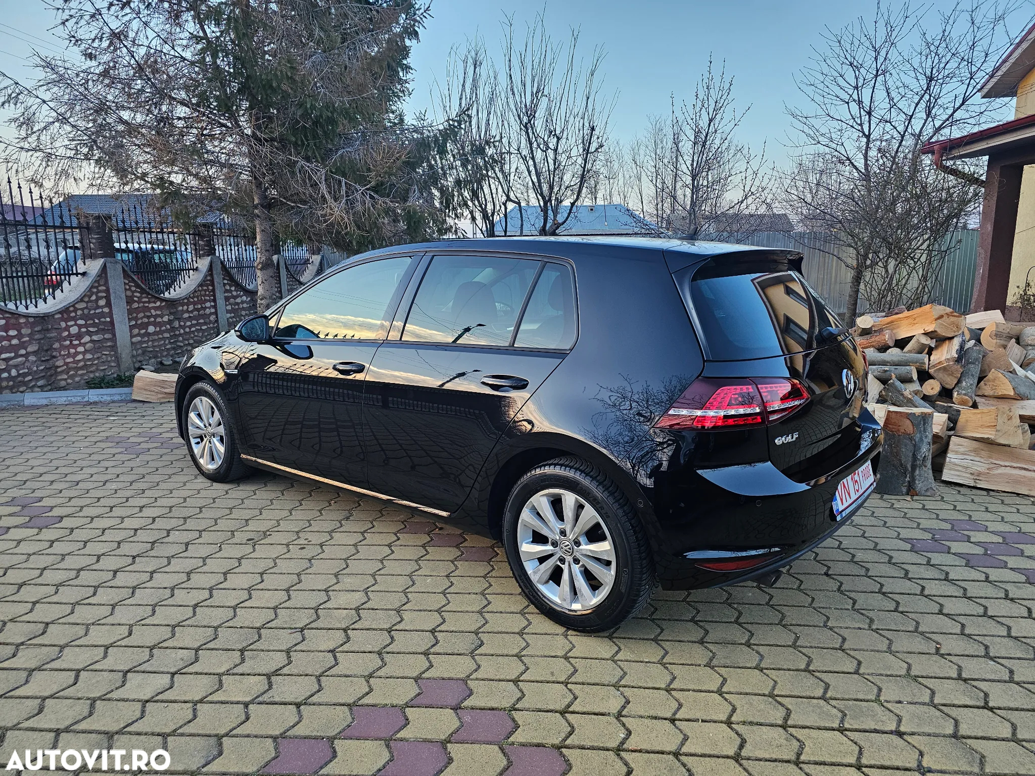 Volkswagen Golf 1.6 BlueTDI Comfortline - 23