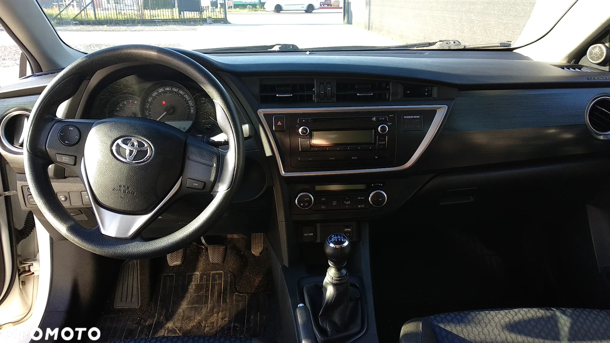 Toyota Auris 1.33 VVT-i Life - 11