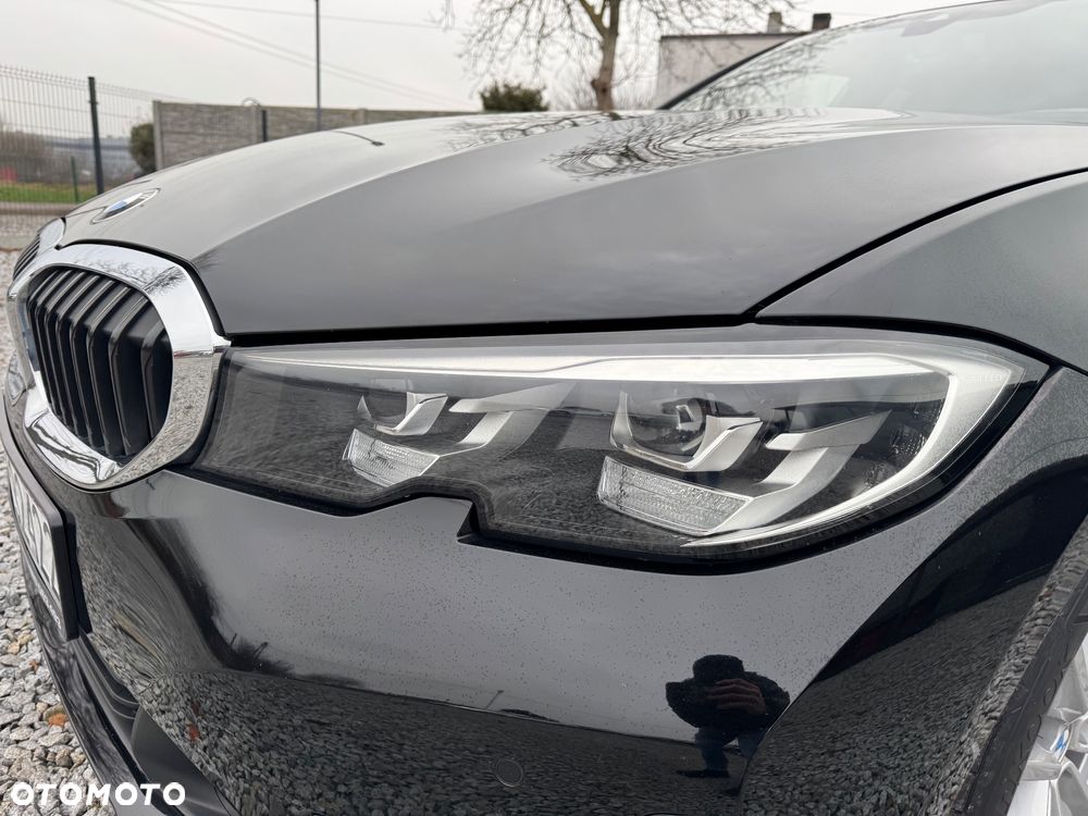 BMW Seria 3 320d M Sport - 9