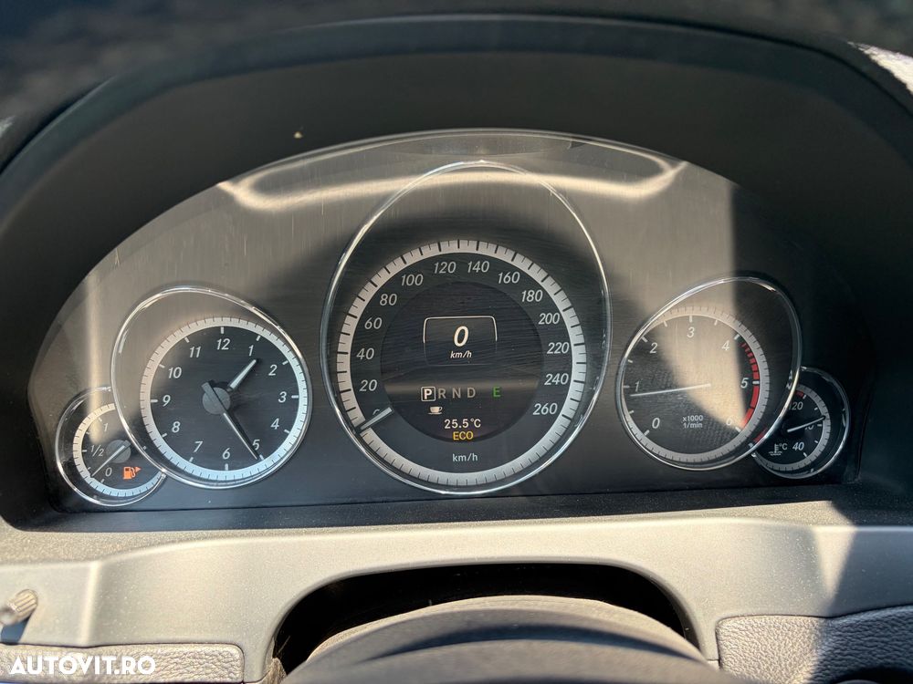 Mercedes-Benz E 220 CDI DPF BlueEFFICIENCY 7G-TRONIC Avantgarde - 11