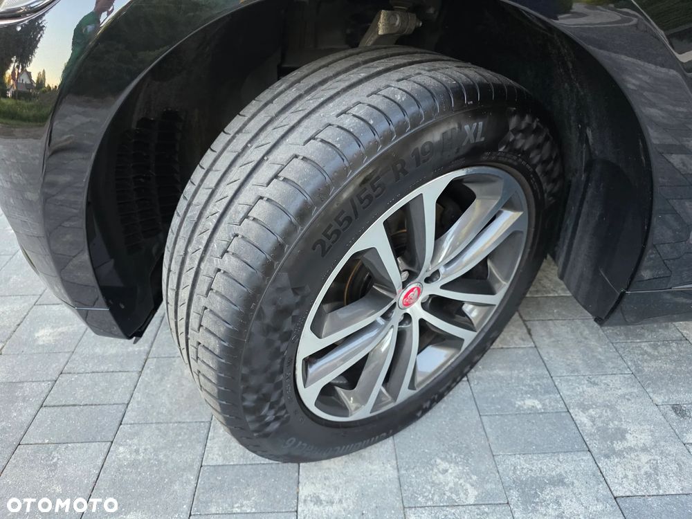 Jaguar F-Pace 2.0 i4D AWD R-Sport - 39