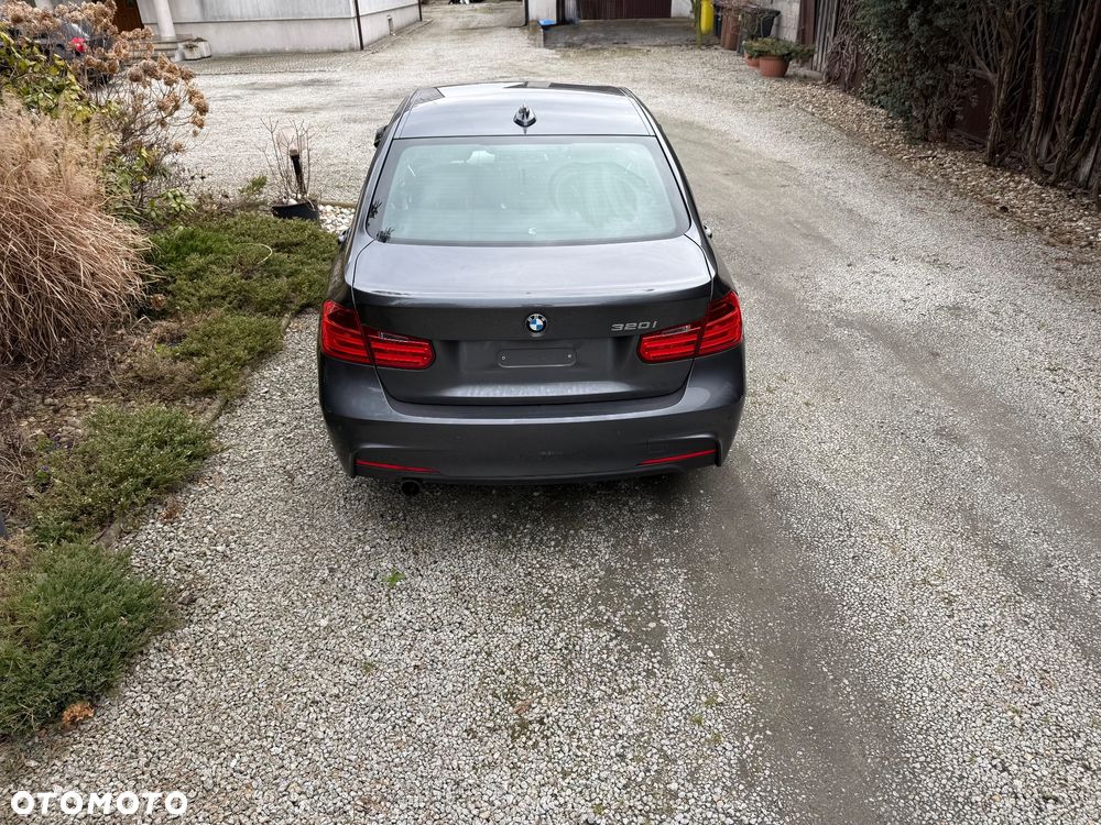 BMW Seria 3 320i Edition M Sport Shadow - 5