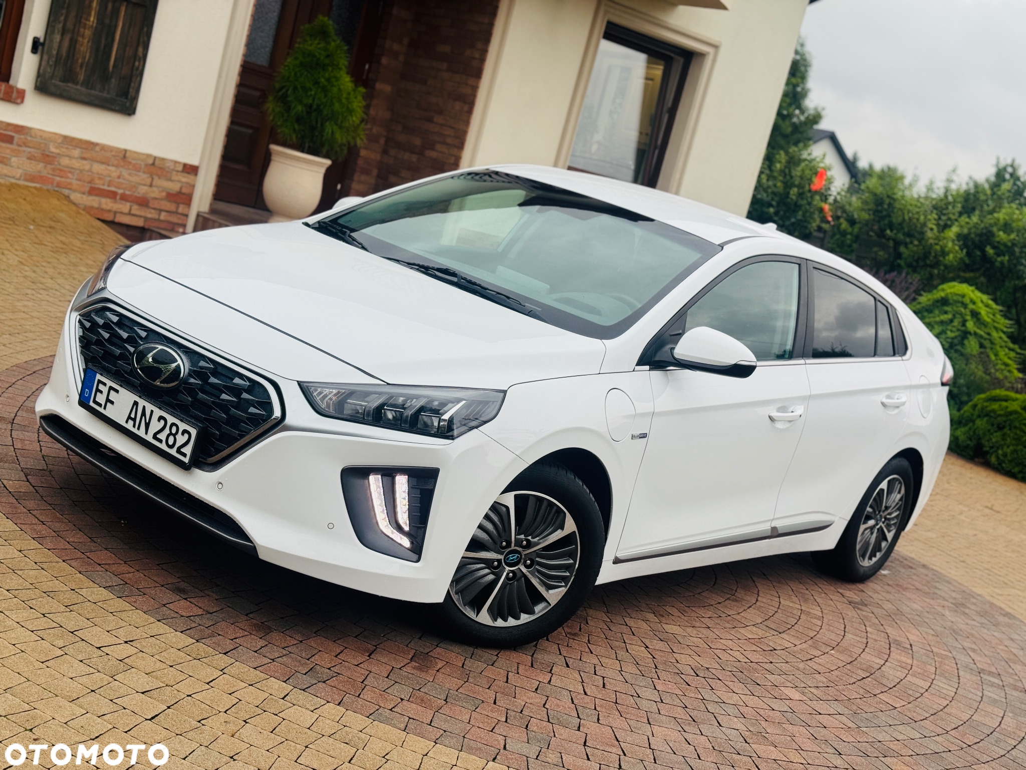Hyundai IONIQ Plug-in-Hybrid 1.6 GDI Premium - 27