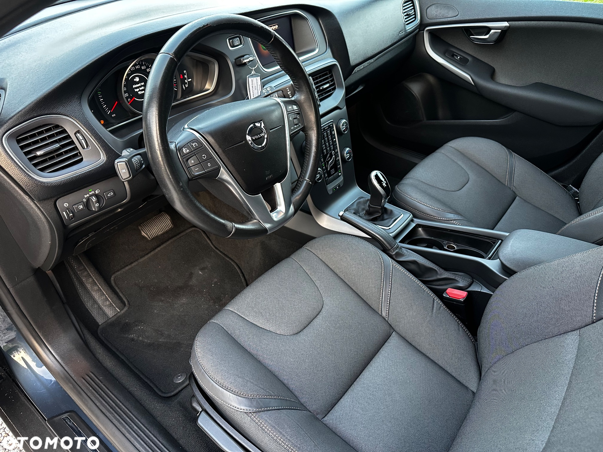 Volvo V40 Cross Country D3 Drive-E Momentum - 13