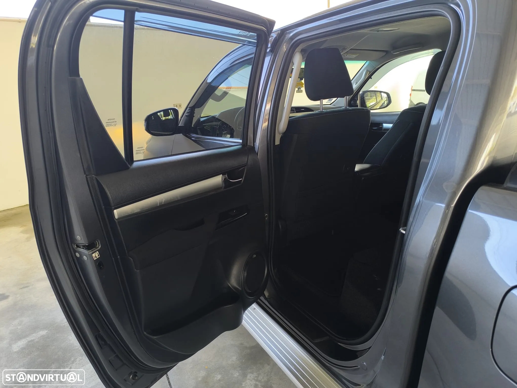 Toyota Hilux 2.4 D-4D 4WD CD Tracker - 21