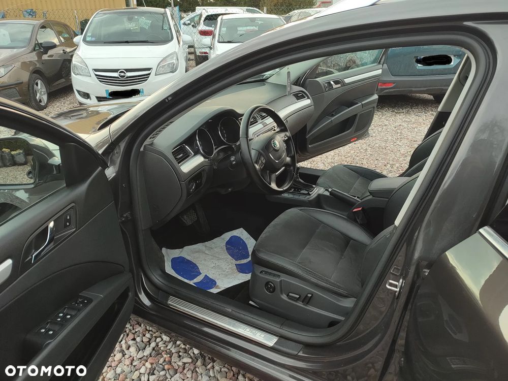 Skoda Superb 2.0 TDI DSG Exclusive - 18