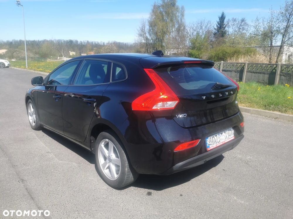 Volvo V40 T2 Summum - 4