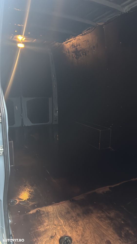 Mercedes-Benz Sprinter - 4