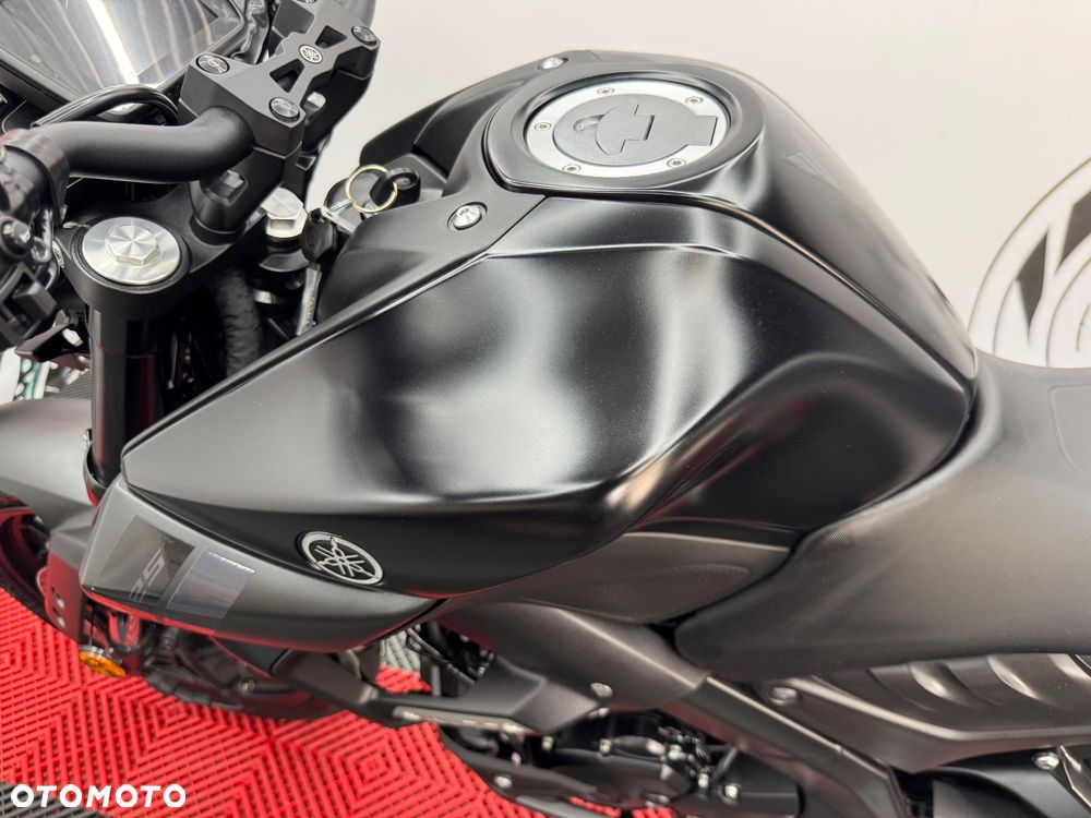 Yamaha MT - 12