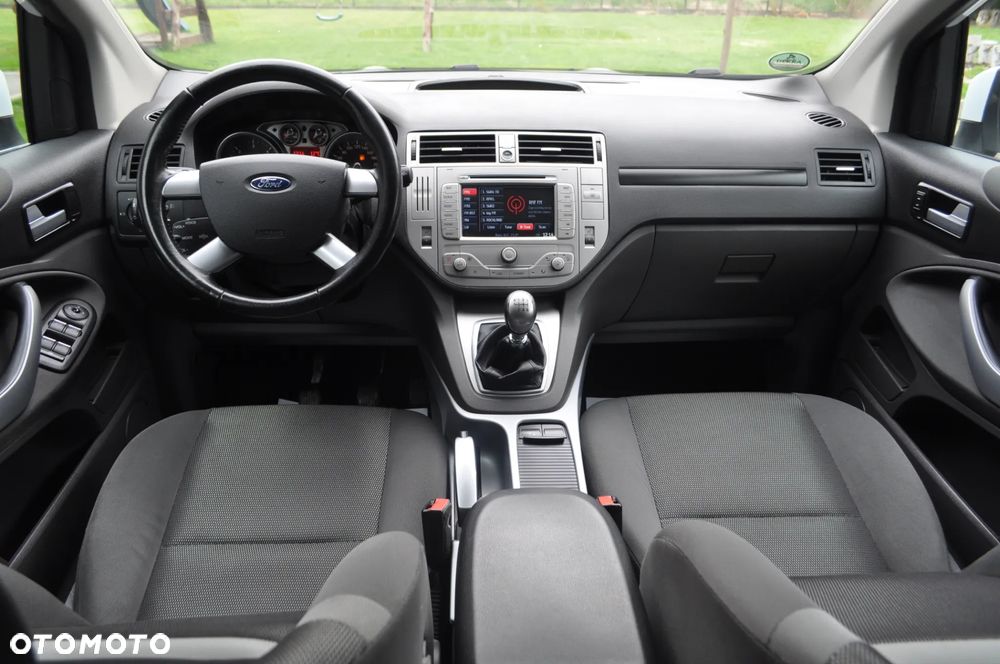 Ford Kuga 2.0 TDCi 2x4 Titanium - 29