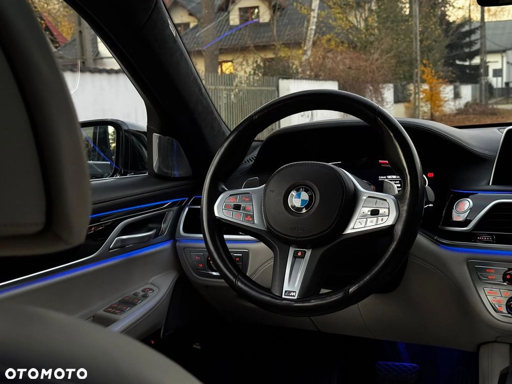 BMW Seria 7 750d xDrive sport - 32