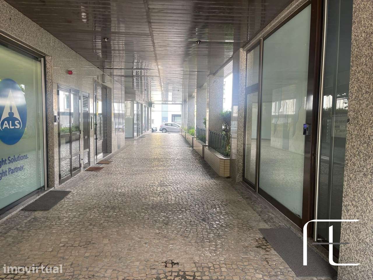 Apartamento T2 Arrendamento em Cedofeita, Santo Ildefonso, Sé, Miragai - Grande imagem: 5/35