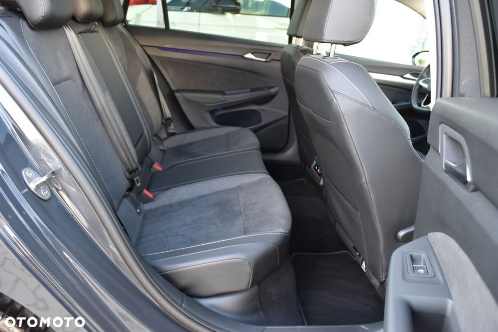 Volkswagen Golf - 34