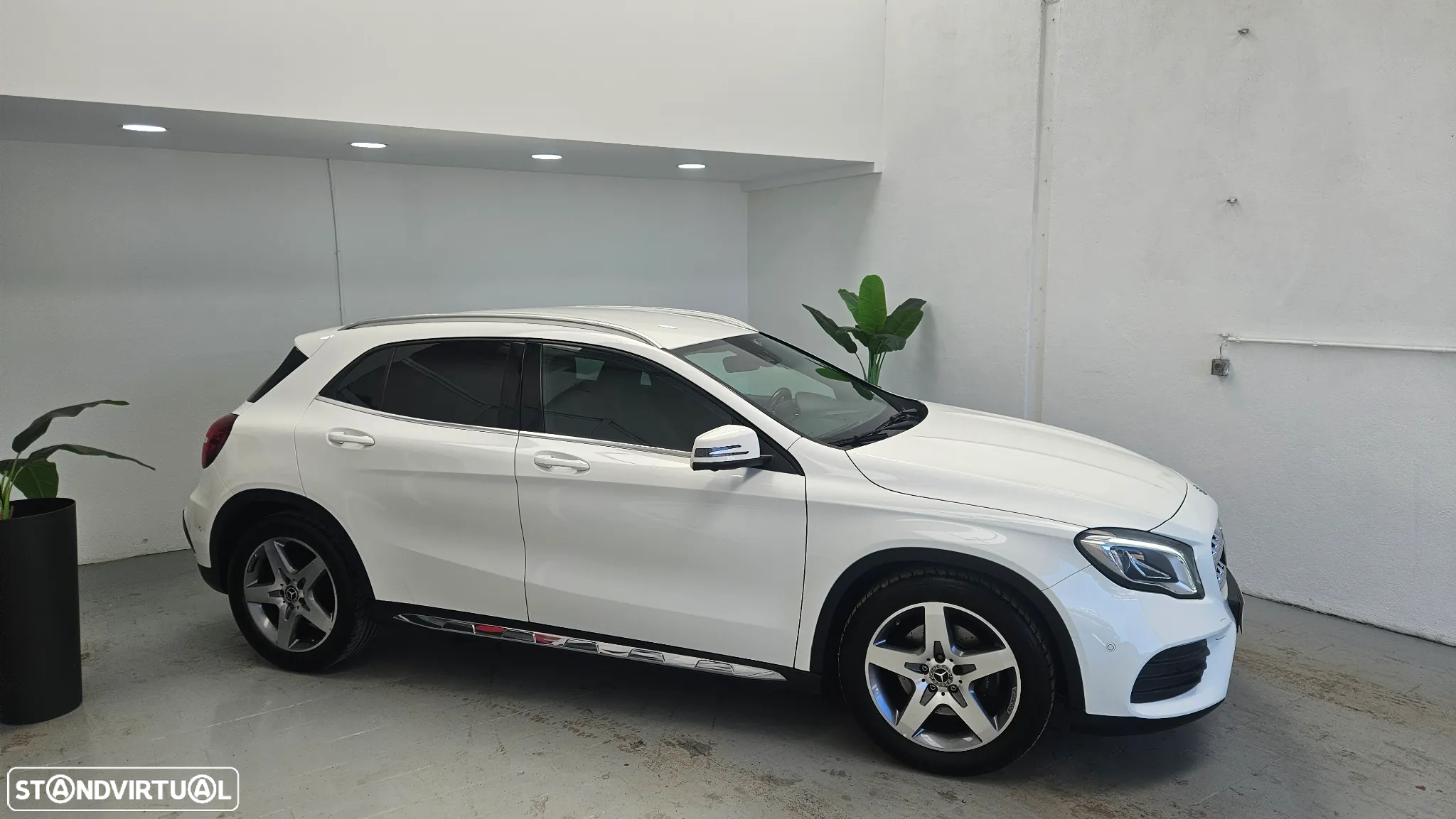 Mercedes-Benz GLA 220 4Matic 7G-DCT AMG Line - 2