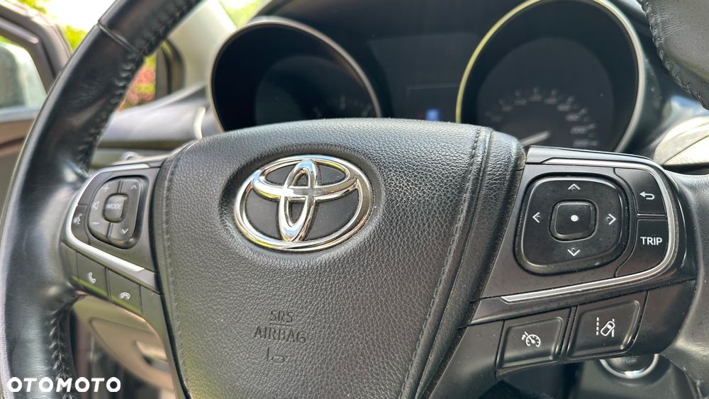 Toyota Avensis 2.0 D-4D Premium - 11