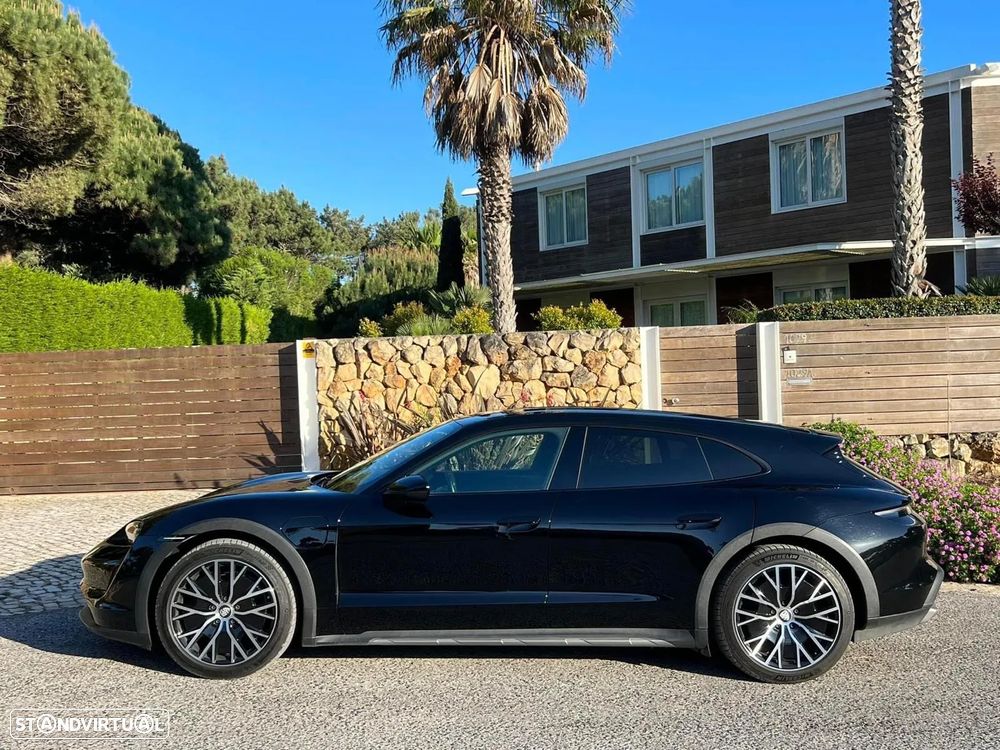 Porsche Taycan Cross Turismo 4 - 5