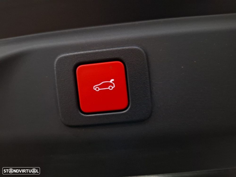 Peugeot 3008 1.2 Hybrid GT e-DCS6 - 28
