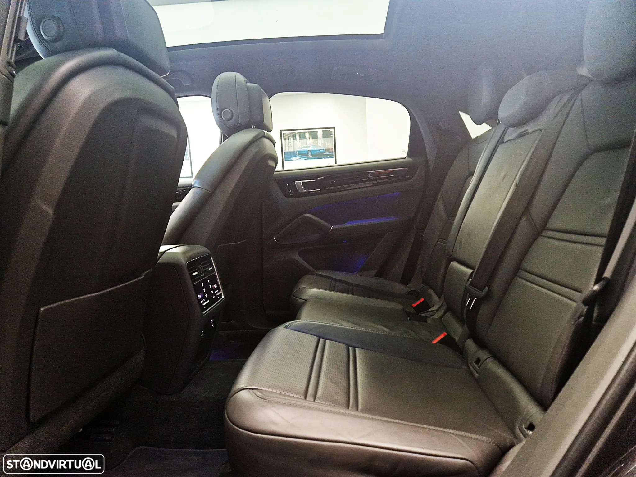 Porsche Cayenne Coupé E-Hybrid - 29