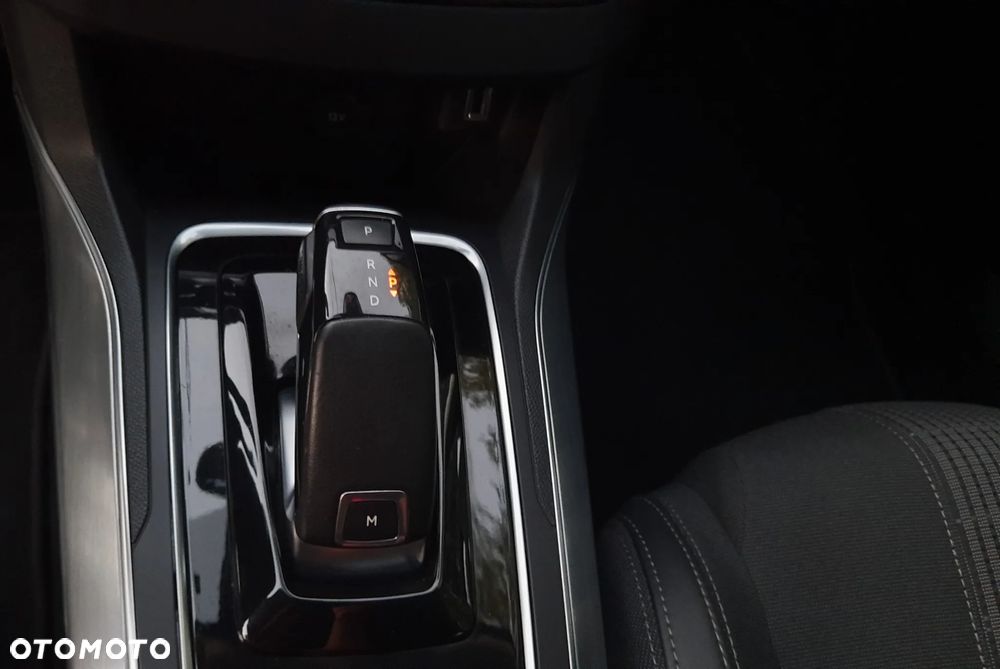 Peugeot 308 1.5 BlueHDi Active Pack Business S&S EAT8 - 24