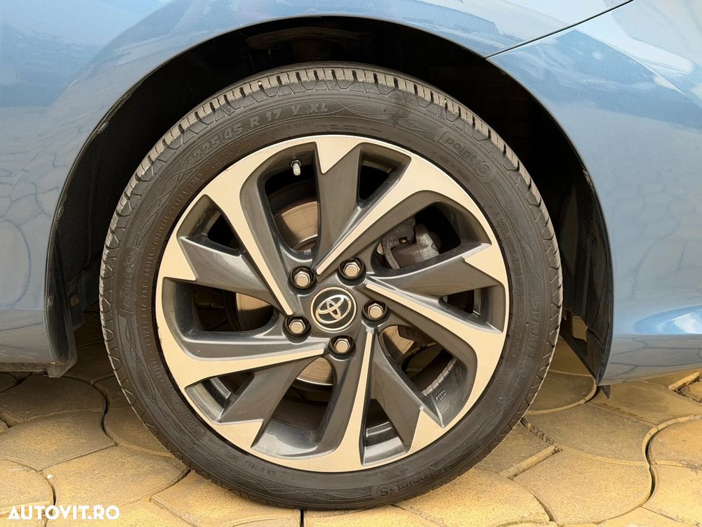 Toyota Auris 1.8 L VVT-i Sol + - 19