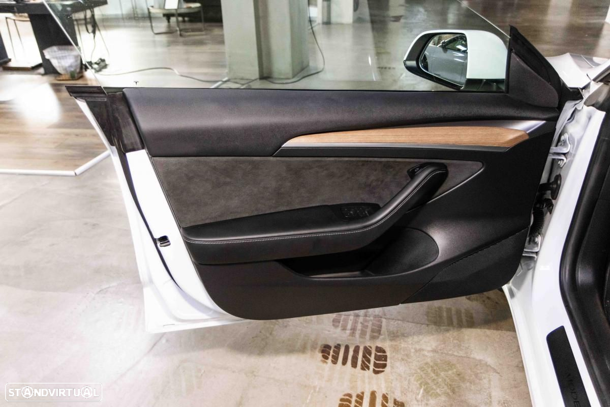 Tesla Model 3 Long Range AWD Dual Motor - 41
