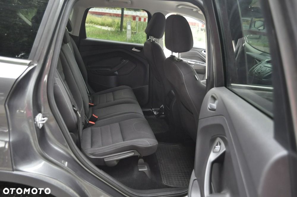 Ford Kuga - 10