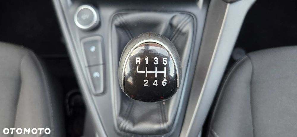 Ford Focus 1.0 EcoBoost Titanium - 26