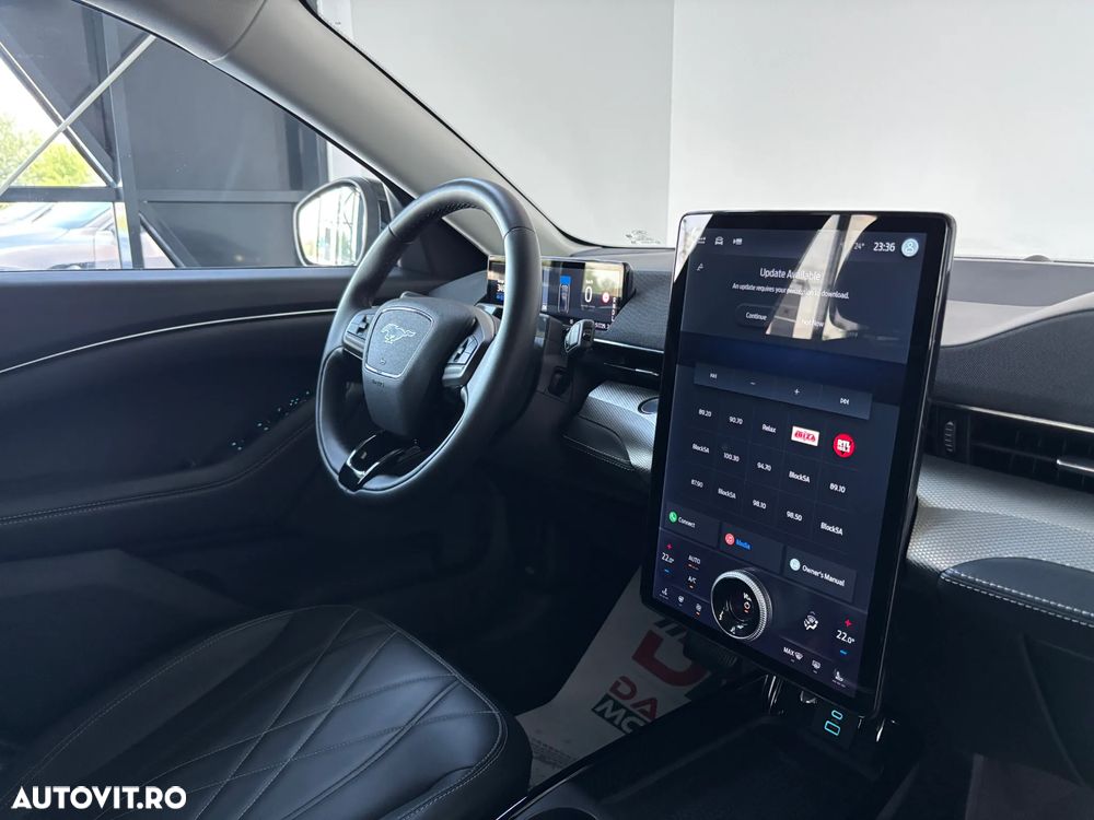 Ford Mustang Mach-E AWD PREMIUM - 8