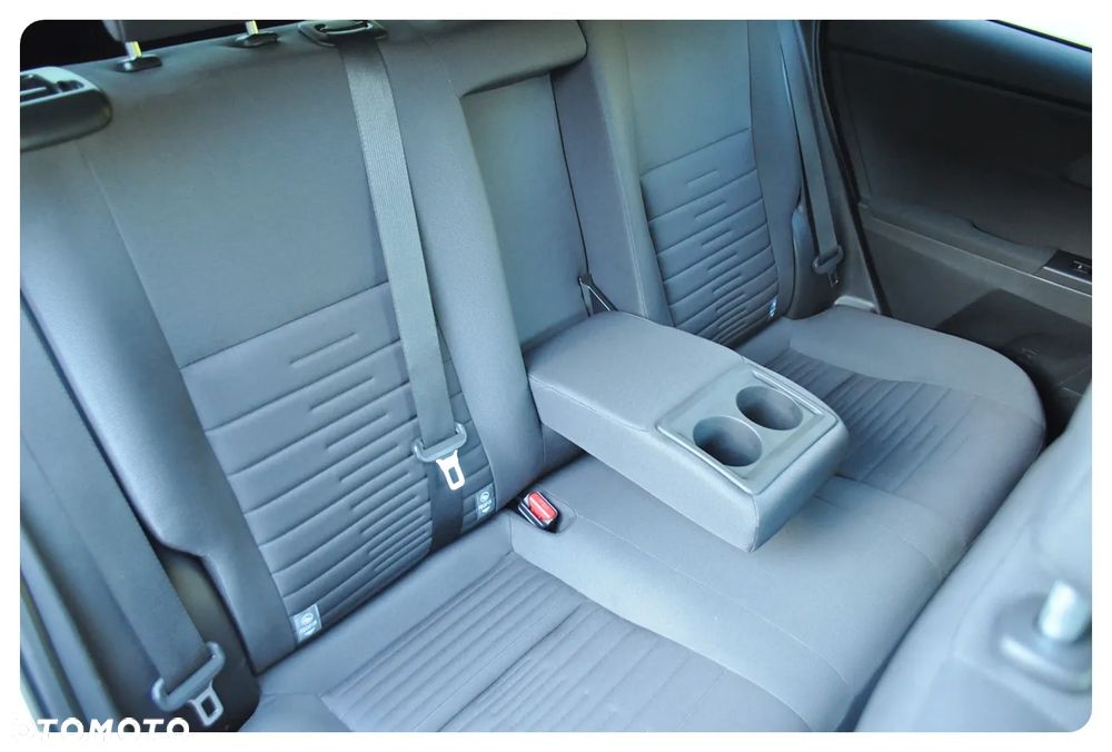 Toyota Auris 1.8 HSD Prestige NAVI - 28