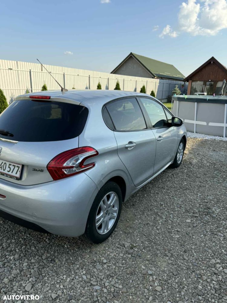 Peugeot 208 82 PureTech Style - 3