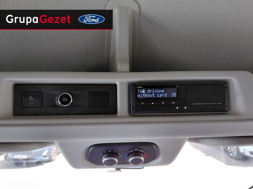 Ford Transit - 12