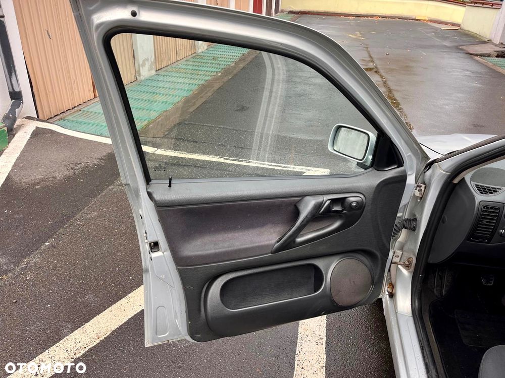 Volkswagen Polo - 10