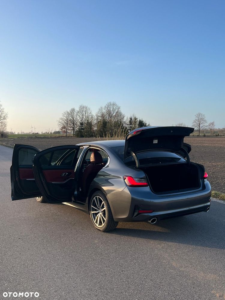 BMW Seria 3 330i xDrive M Sport - 12