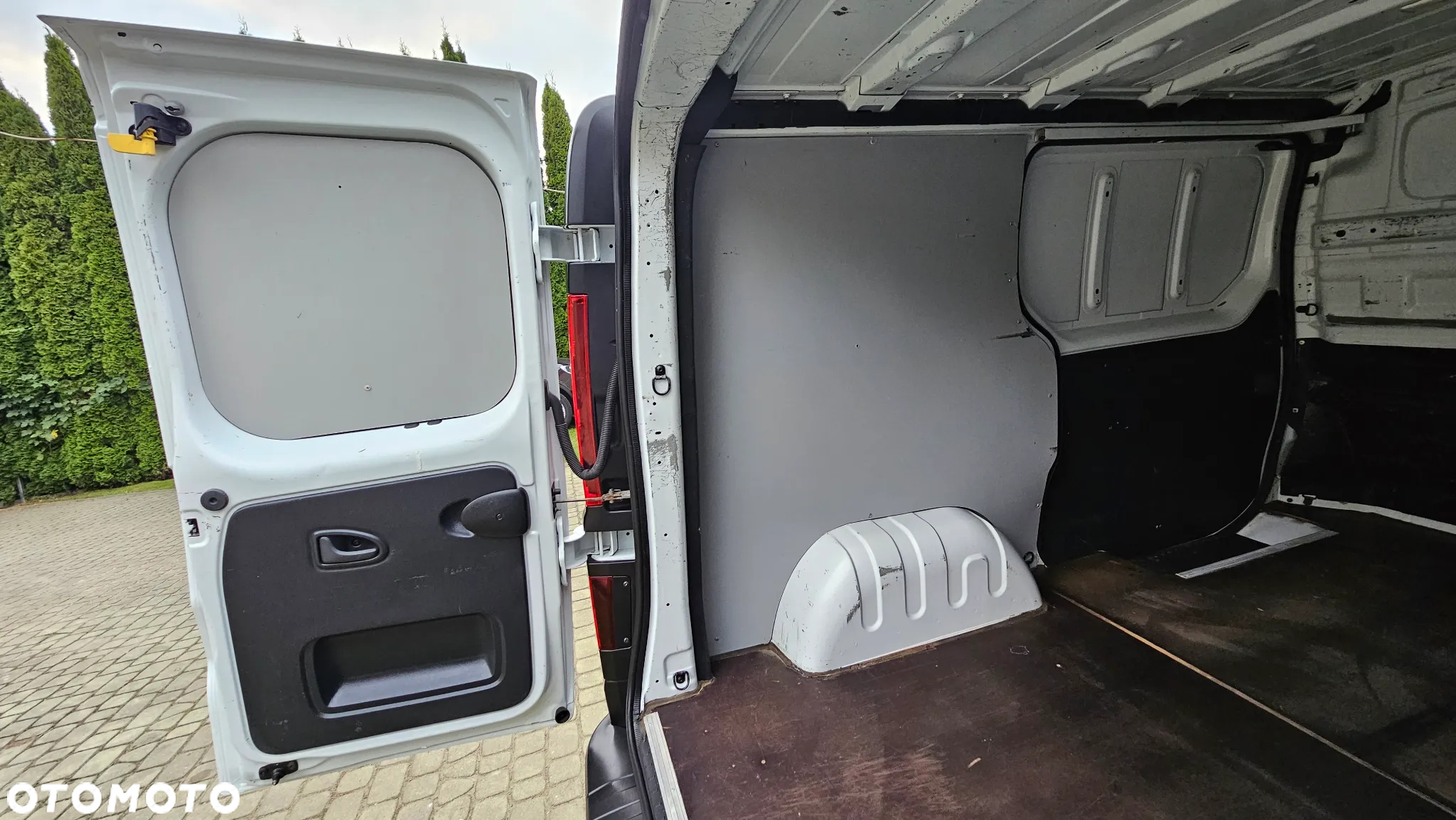 Renault Trafic 1,6DCI 120KM - 30