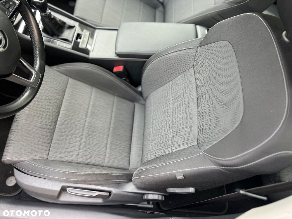 Skoda Superb 2.0 TDI Active - 11