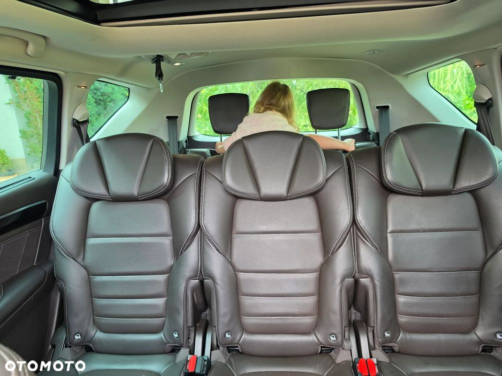 Renault Espace 1.6 dCi Energy Initiale Paris EDC 7os - 36