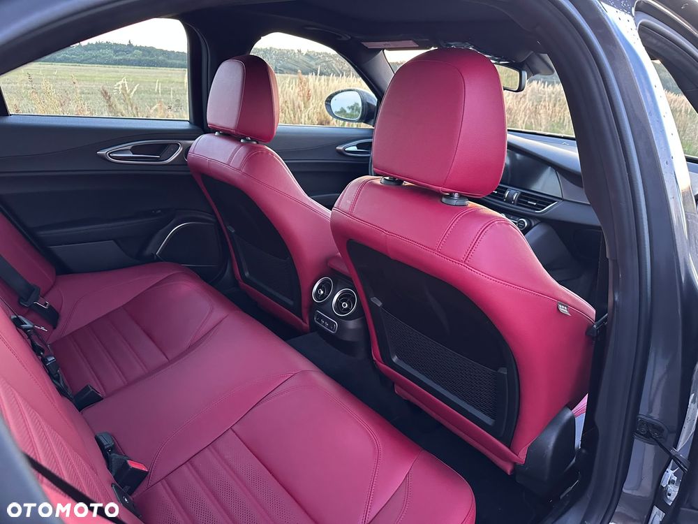 Alfa Romeo Giulia 2.0 Turbo 16V AT8 Veloce - 15