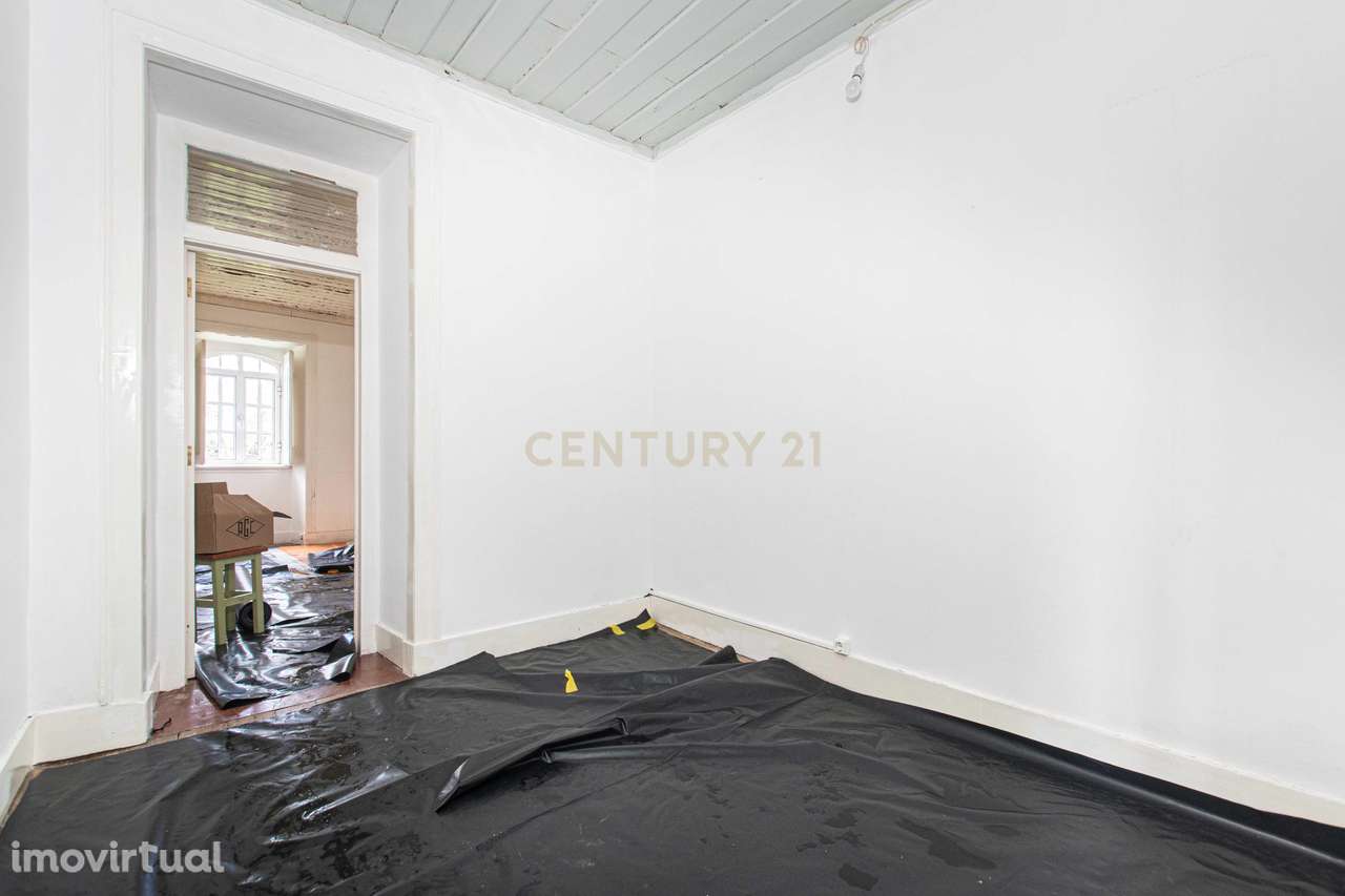 Casa Senhorial T4+2 com Terreno, Garagem para Várias Viaturas e Elevad - Grande imagem: 5/41